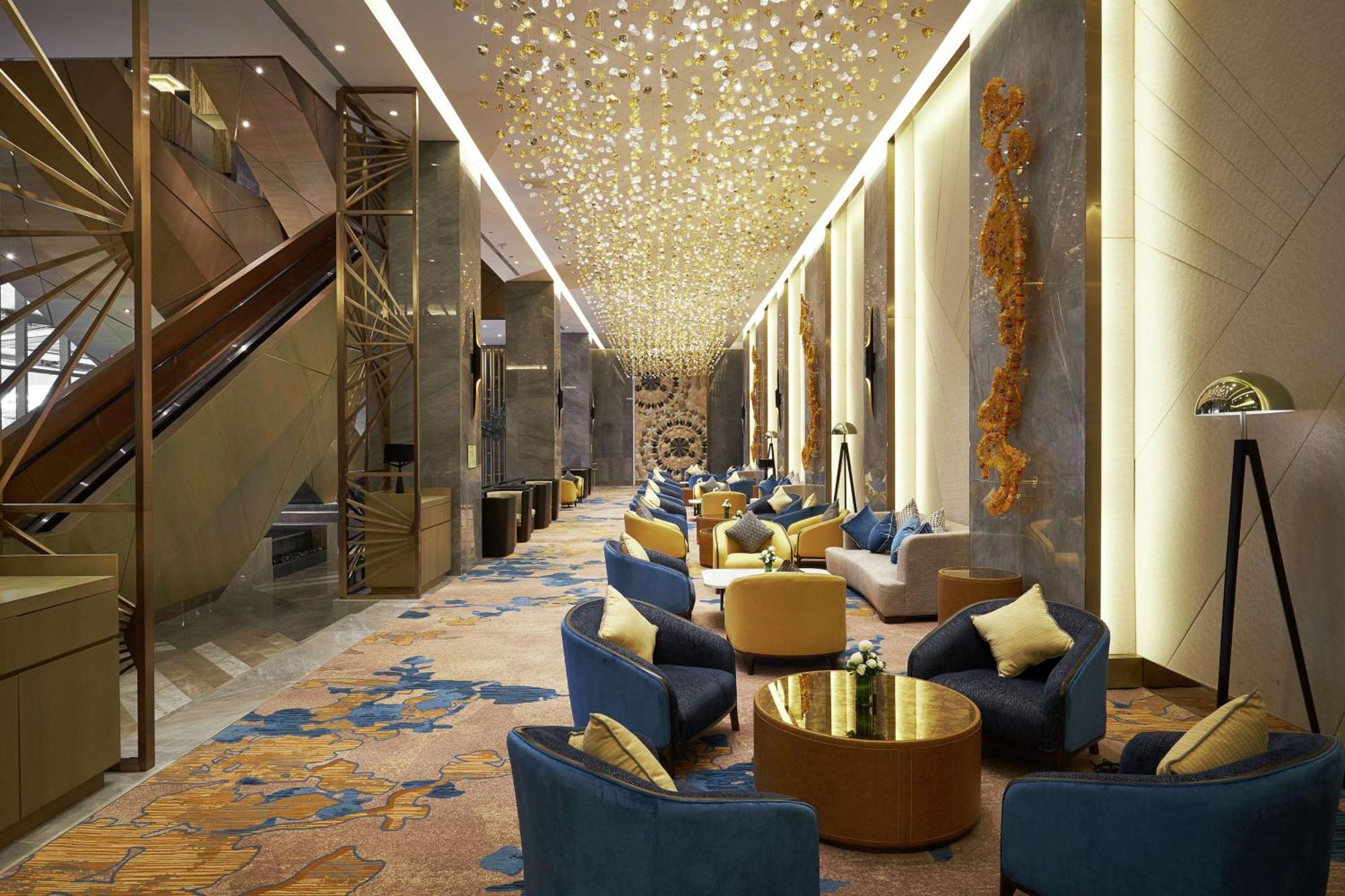 Hilton Manila Hotell Pasay Exteriör bild The lobby