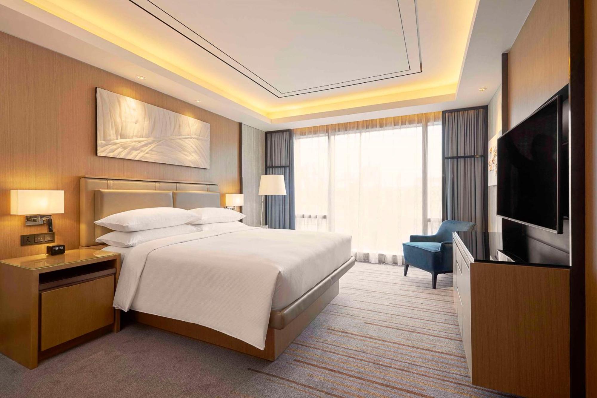 Hilton Manila Hotell Pasay Exteriör bild Deluxe Room